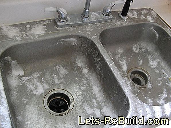 Polishing stainless steel sink - clean shine