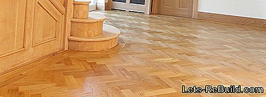 Clean floor tiles sustainably
