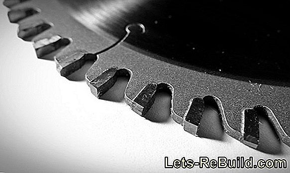 Changing The Saw Blade » You Should Be Aware Of This